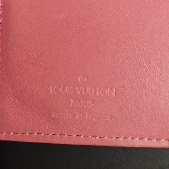 Authentic Louis Vuitton Kisslock Wallet in Pink Vernis 💗 - Picture 8 of 16